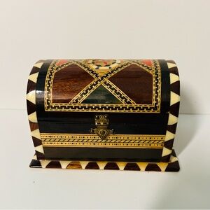 Decorative Wooden Jewelry Box with Geometric Patterns